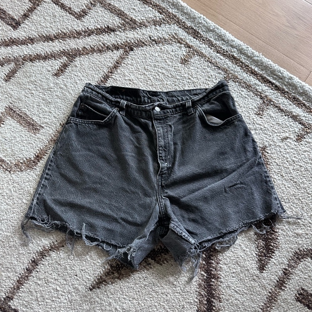 Vintage Levi’s denim shorts